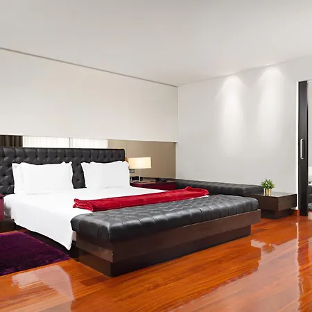 Hotel Dos Zimbros 4*