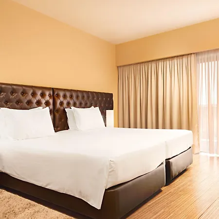Hotel Dos Zimbros 4*