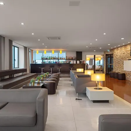 道斯孜伯劳斯酒店 4* 塞辛布拉