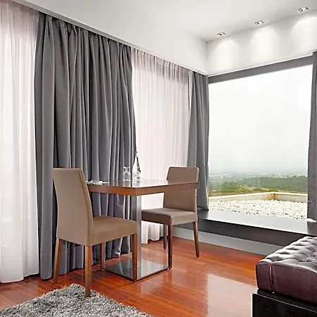 Hotel Dos Zimbros 4*