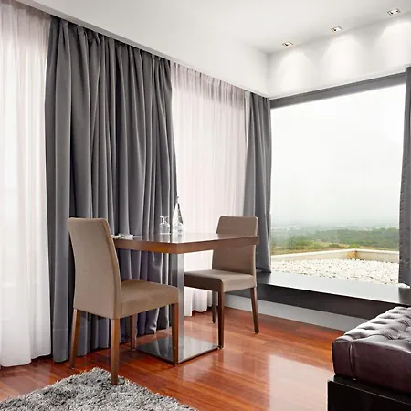 Hotel Dos Zimbros 4*